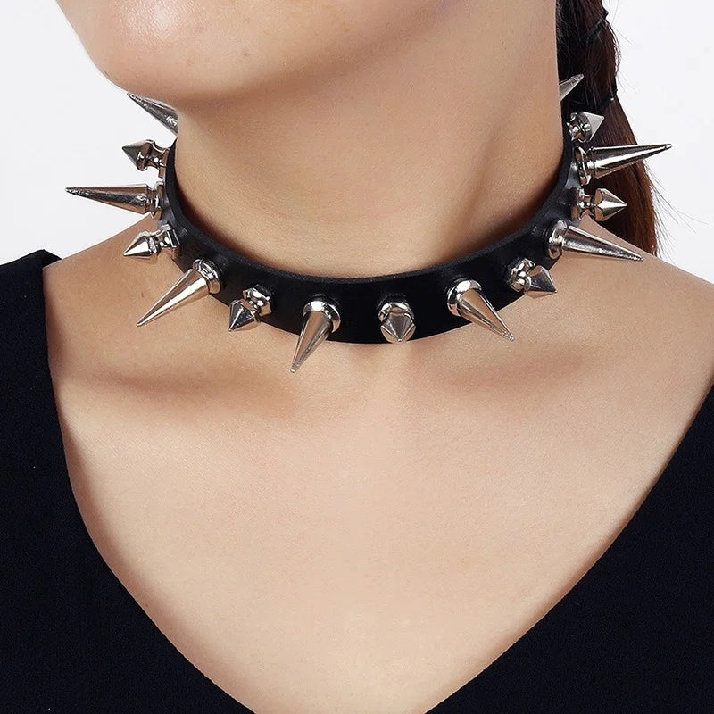 Unisex Gothic Choker Necklaces Women Girls Rivet Leather Necklace Rock Kpop Punk Neck Collars Black Choker Necklace Cool Collar