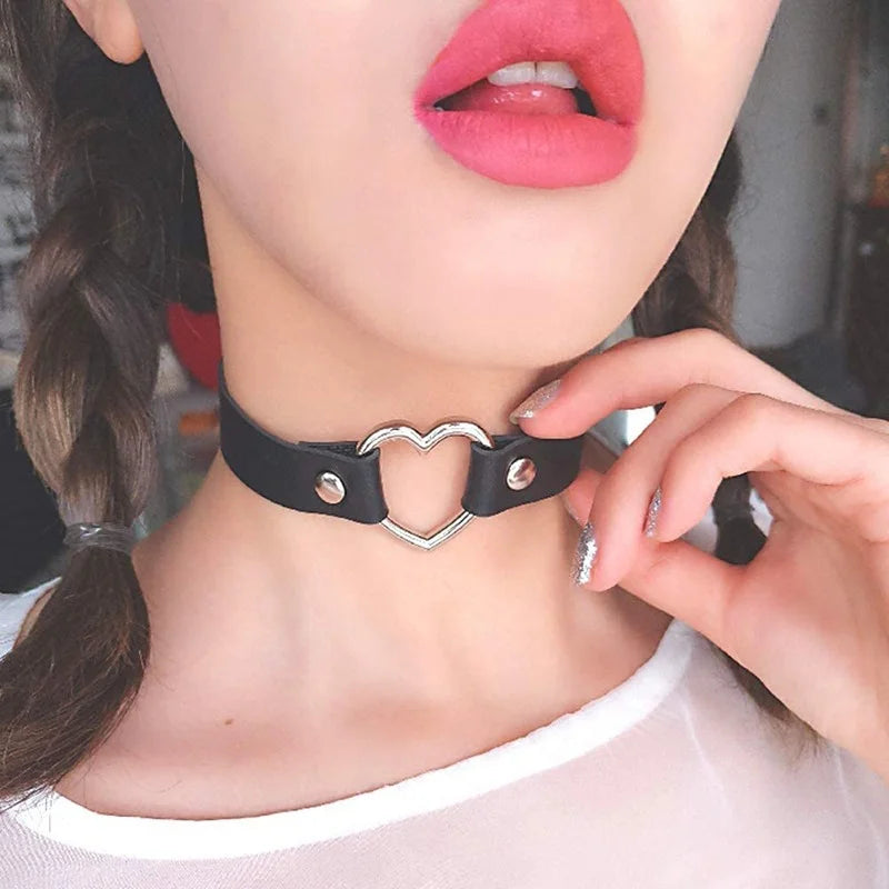 Unisex Gothic Choker Necklaces Women Girls Rivet Leather Necklace Rock Kpop Punk Neck Collars Black Choker Necklace Cool Collar