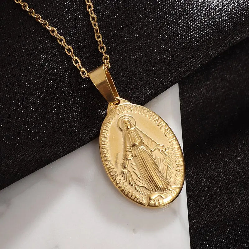 Colgante clásico católico de la Virgen María de Guadalupe con cruz de circonitas, collar de oración para mujer