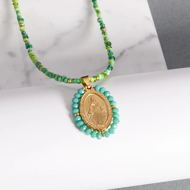Colgante clásico católico de la Virgen María de Guadalupe con cruz de circonitas, collar de oración para mujer