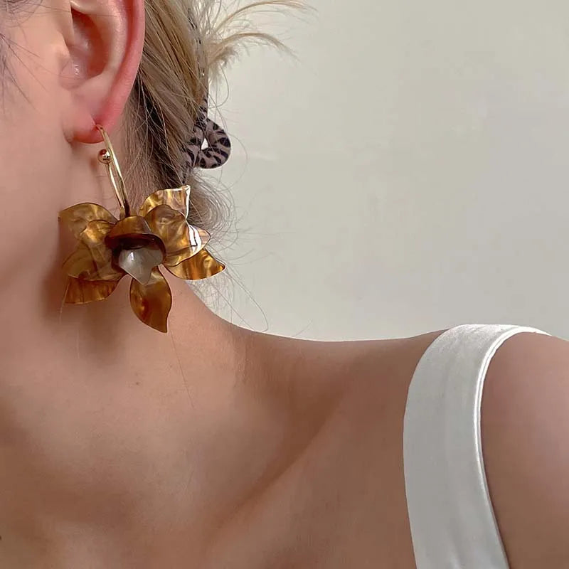 Boucles d'oreilles pendantes en forme de C en métal et acrylique pour femmes, style vintage, style pétale de café, tendance, nouvelle collection 2025
