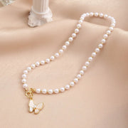 Fashion Beaded Pearl Butterfly Necklace for Women Teens Vintage Pink White Acrylic Butterfly Clavicle Necklace Party Jewelry