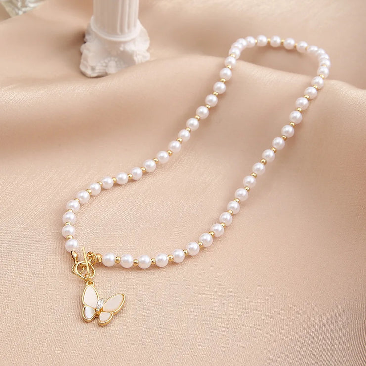 Fashion Beaded Pearl Butterfly Necklace for Women Teens Vintage Pink White Acrylic Butterfly Clavicle Necklace Party Jewelry