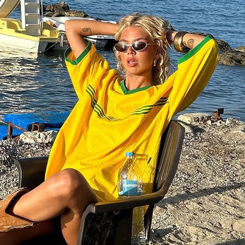 Camisetas de verano para mujer, camiseta amarilla bordada brasileña, informal, de manga media, holgada, Y2k, camisetas oversize para playa