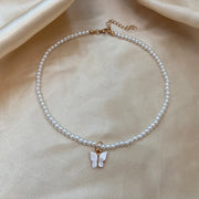 Fashion Beaded Pearl Butterfly Necklace for Women Teens Vintage Pink White Acrylic Butterfly Clavicle Necklace Party Jewelry