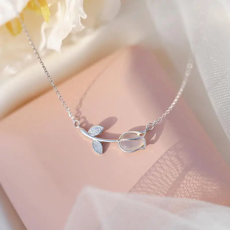 Fashion Tulip Drop Pendant Necklace for Women Luxury Shiny Zircon Accessory Clavicle Chain Necklace Sweet Girl Jewelry Gift 2024