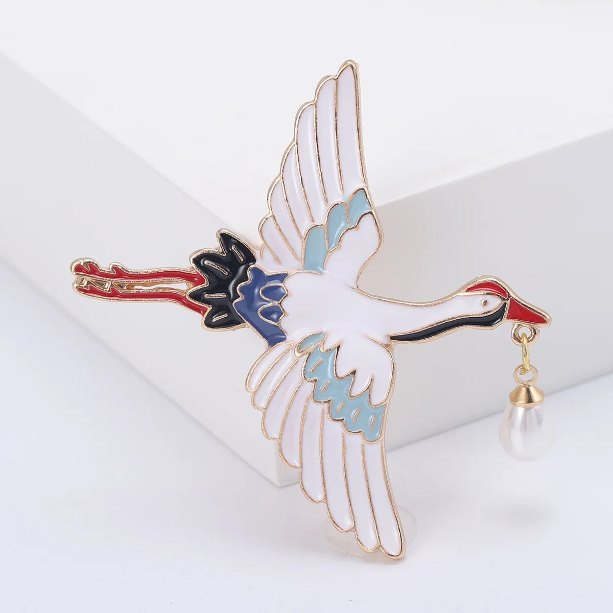 Metal Brooches Peace Dove Pins For Women Fashion Girls Corsage Festival Brooch Gifts Simple Banquet Dress Accessories Jewelry