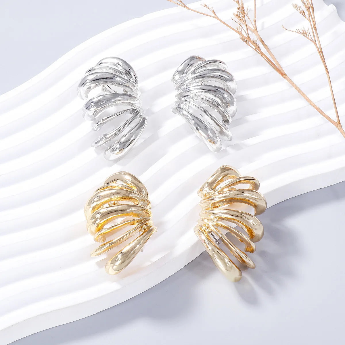 Vintage Irregular Metal Striped Cuff Earring 2024 Trend Women Holiday Charm Jewelry Choice Party Gift