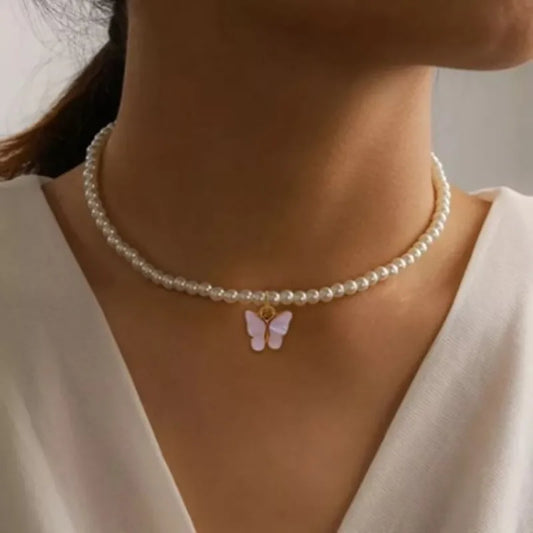 Vintage Fashion Pearl Collarbone Chain for Women Creative Simple Acrylic Butterfly Pendant Necklace for Women Designer Jewelry