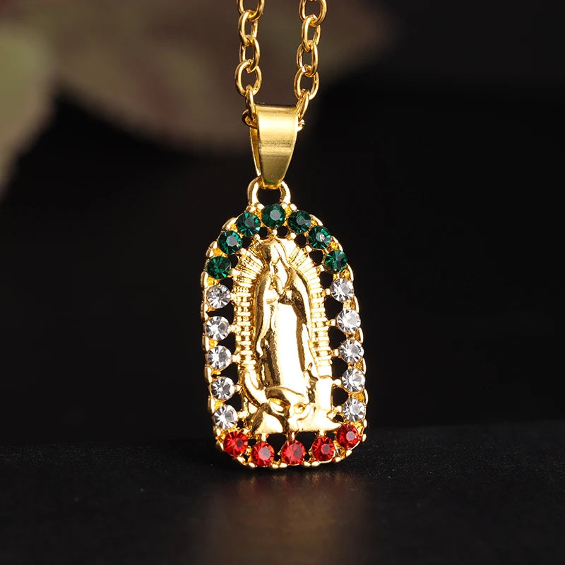 Colgante clásico católico de la Virgen María de Guadalupe con cruz de circonitas, collar de oración para mujer