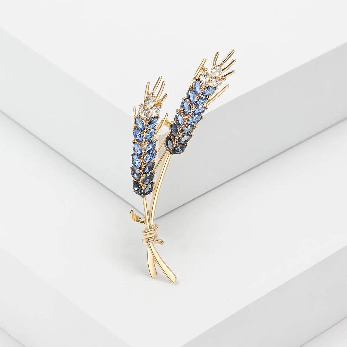 Metal Brooches Peace Dove Pins For Women Fashion Girls Corsage Festival Brooch Gifts Simple Banquet Dress Accessories Jewelry