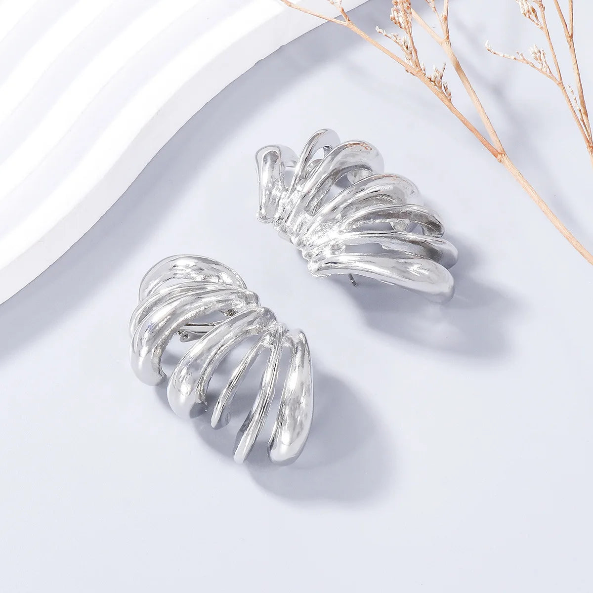 Vintage Irregular Metal Striped Cuff Earring 2024 Trend Women Holiday Charm Jewelry Choice Party Gift