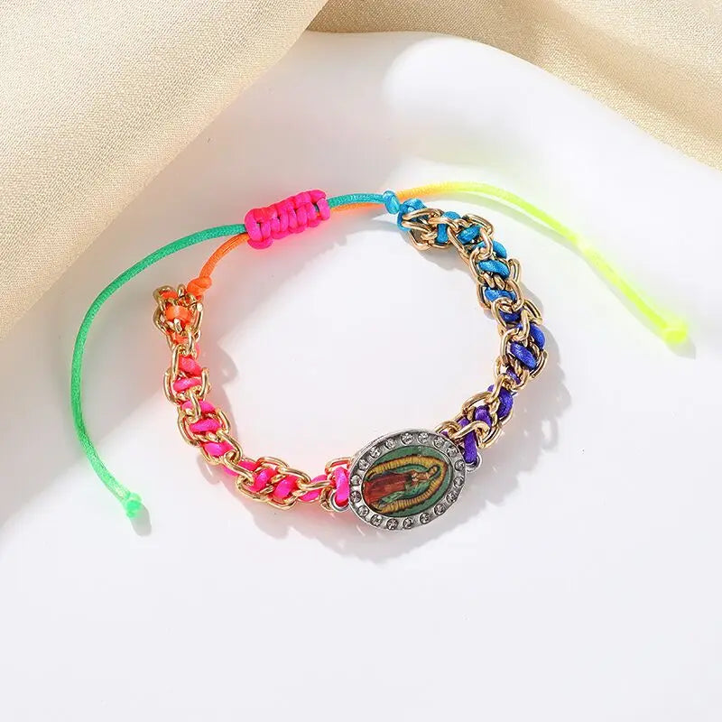 Colgante clásico católico de la Virgen María de Guadalupe con cruz de circonitas, collar de oración para mujer
