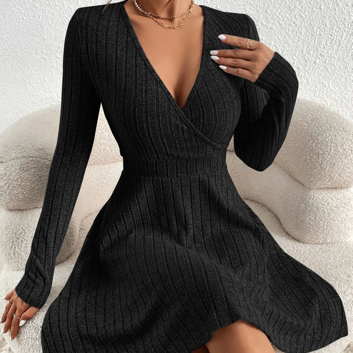 Autumn and Winter New Women's Knitted Slim Sexy Sheath Dress Waist Slimming Inside a Short Bag Hip Little Black Dress
