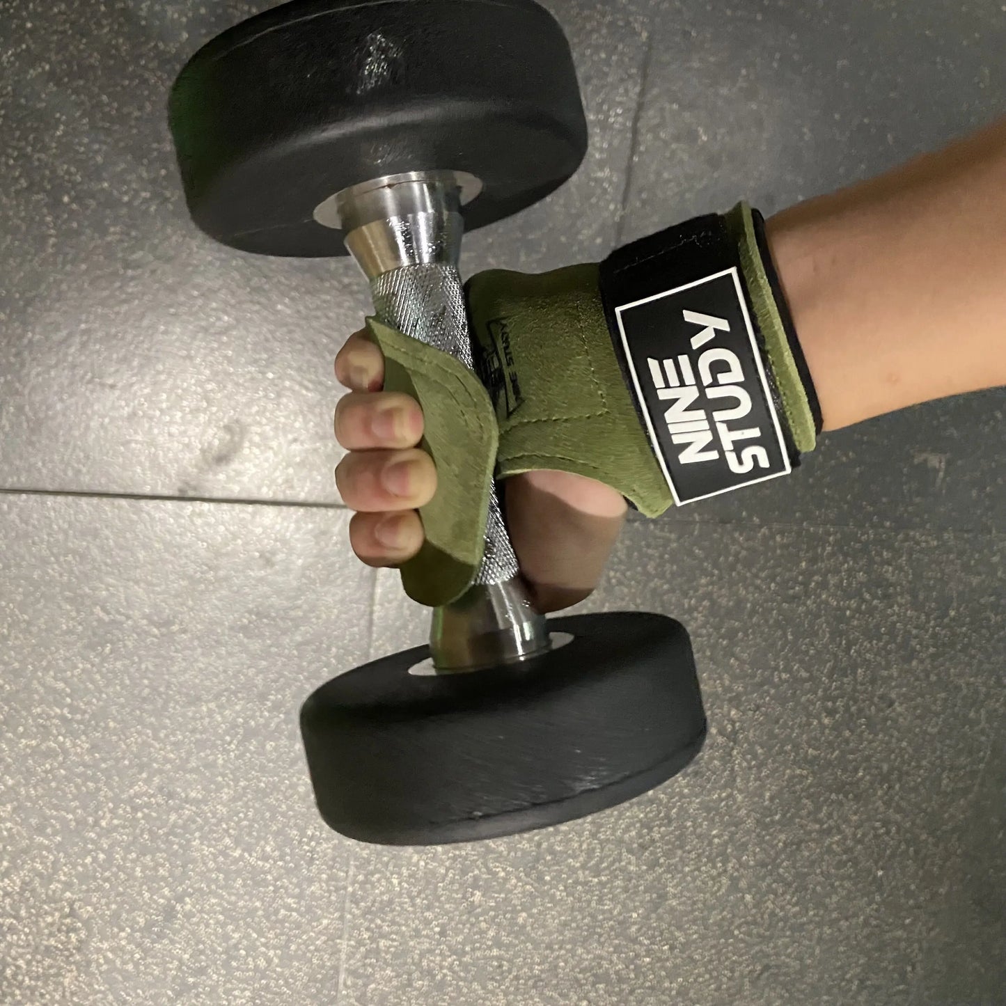 Cowhide Gym Gloves Grips Anti-Skid Weight Lifting Grip Pads Deadlifts Workout Fitness Gloves Pull Ups Bracer Protection 1 Pair