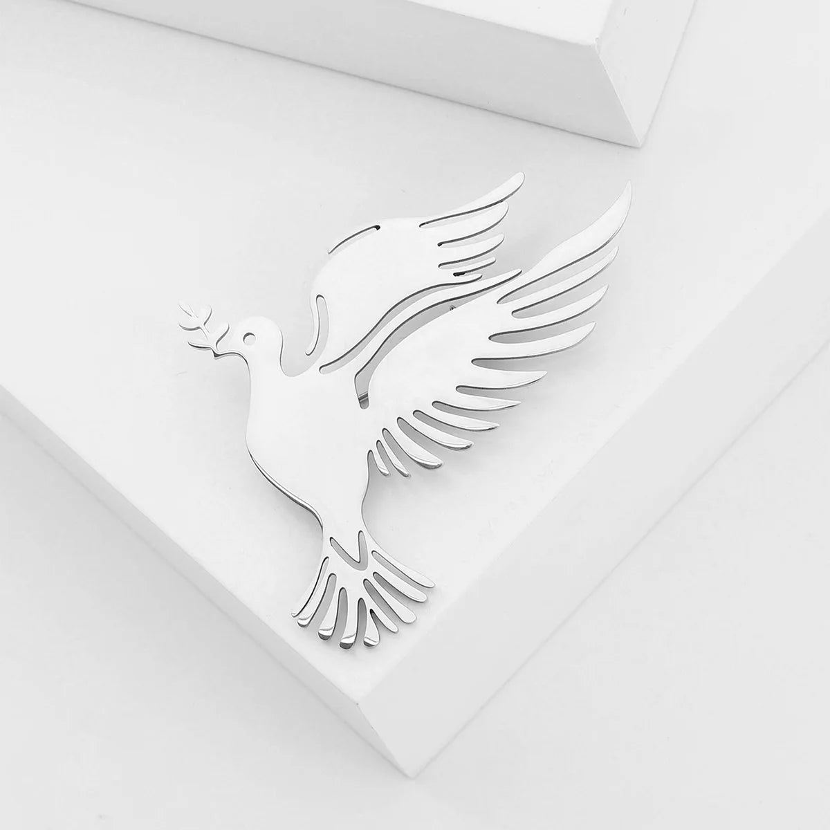 Metal Brooches Peace Dove Pins For Women Fashion Girls Corsage Festival Brooch Gifts Simple Banquet Dress Accessories Jewelry