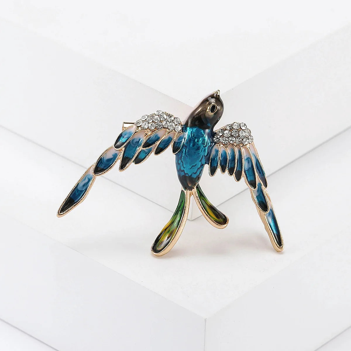 Metal Brooches Peace Dove Pins For Women Fashion Girls Corsage Festival Brooch Gifts Simple Banquet Dress Accessories Jewelry